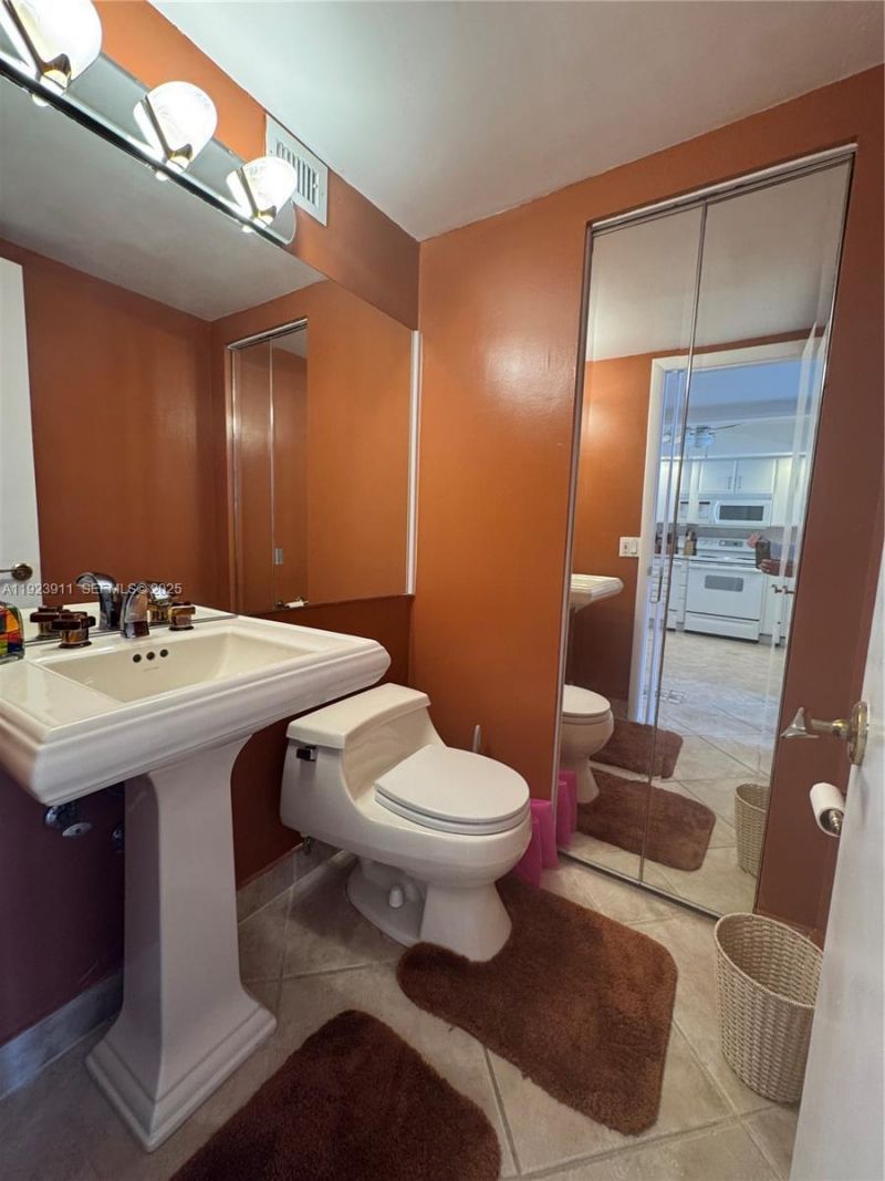 400 N Surf Rd, Unit RGB, Hollywood, FL 33019 Photo