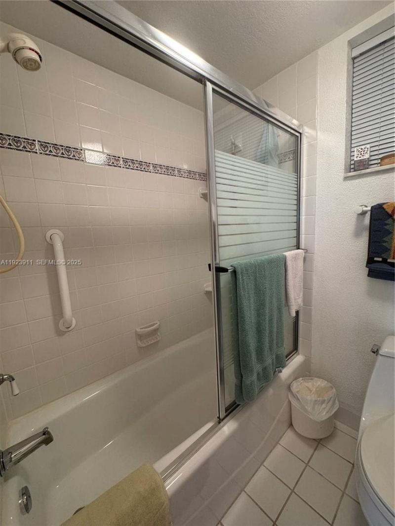 400 N Surf Rd, Unit RGB, Hollywood, FL 33019 Photo