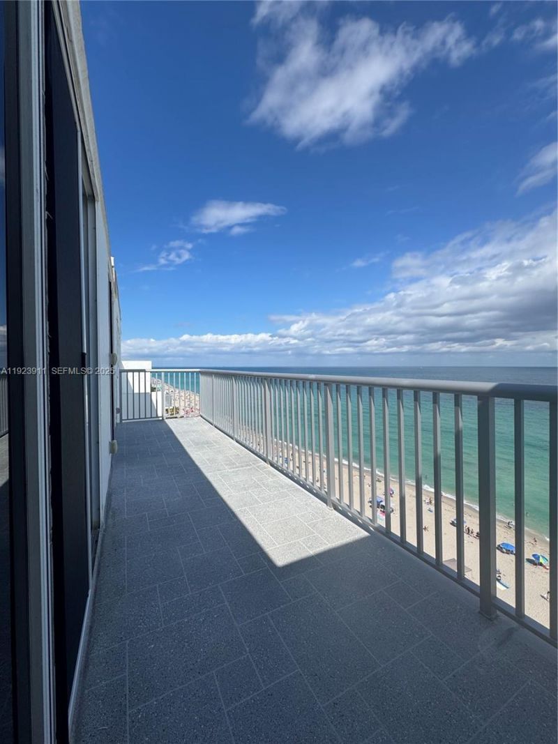 400 N Surf Rd, Unit RGB, Hollywood, FL 33019 Photo