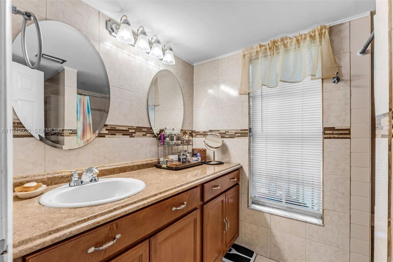 1304 Redstart Ct, Homestead, FL 33035 Photo