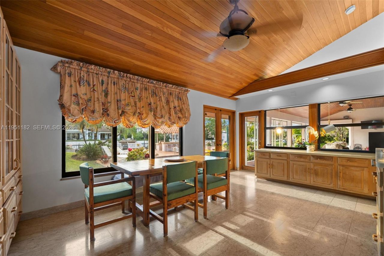 6636 Riviera Dr, Coral Gables, FL 33146 Photo