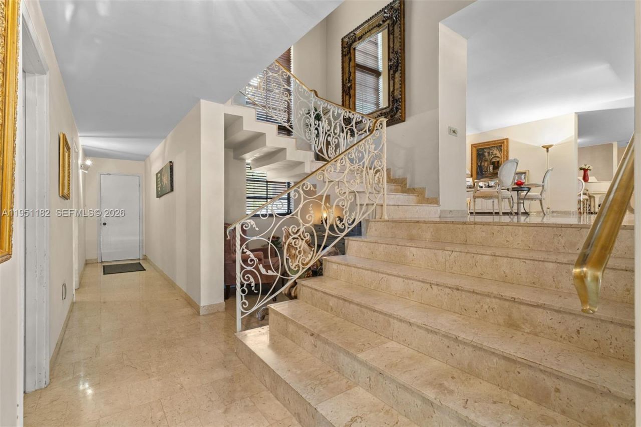 6636 Riviera Dr, Coral Gables, FL 33146 Photo