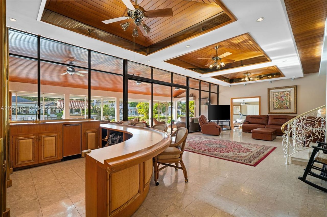 6636 Riviera Dr, Coral Gables, FL 33146 Photo