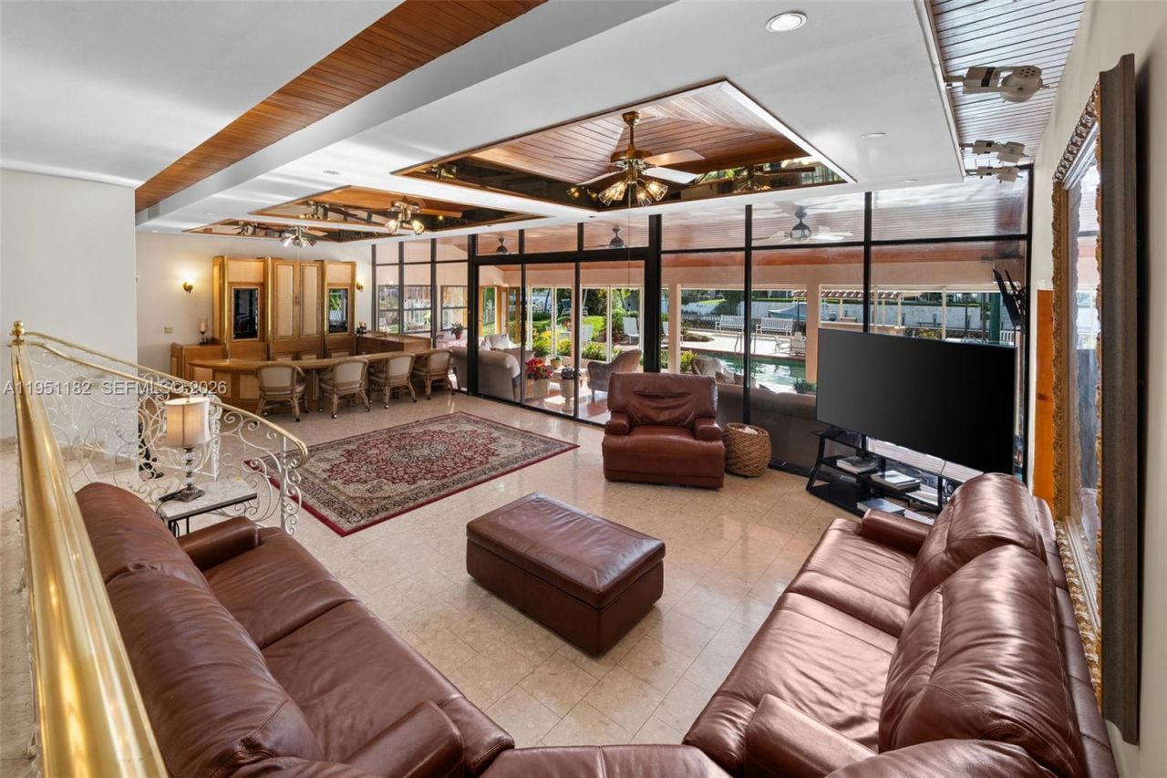 6636 Riviera Dr, Coral Gables, FL 33146 Photo