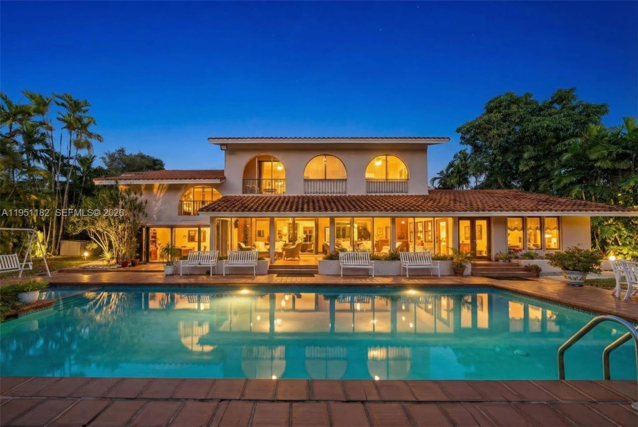 6636 Riviera Dr, Coral Gables, FL 33146 Photo