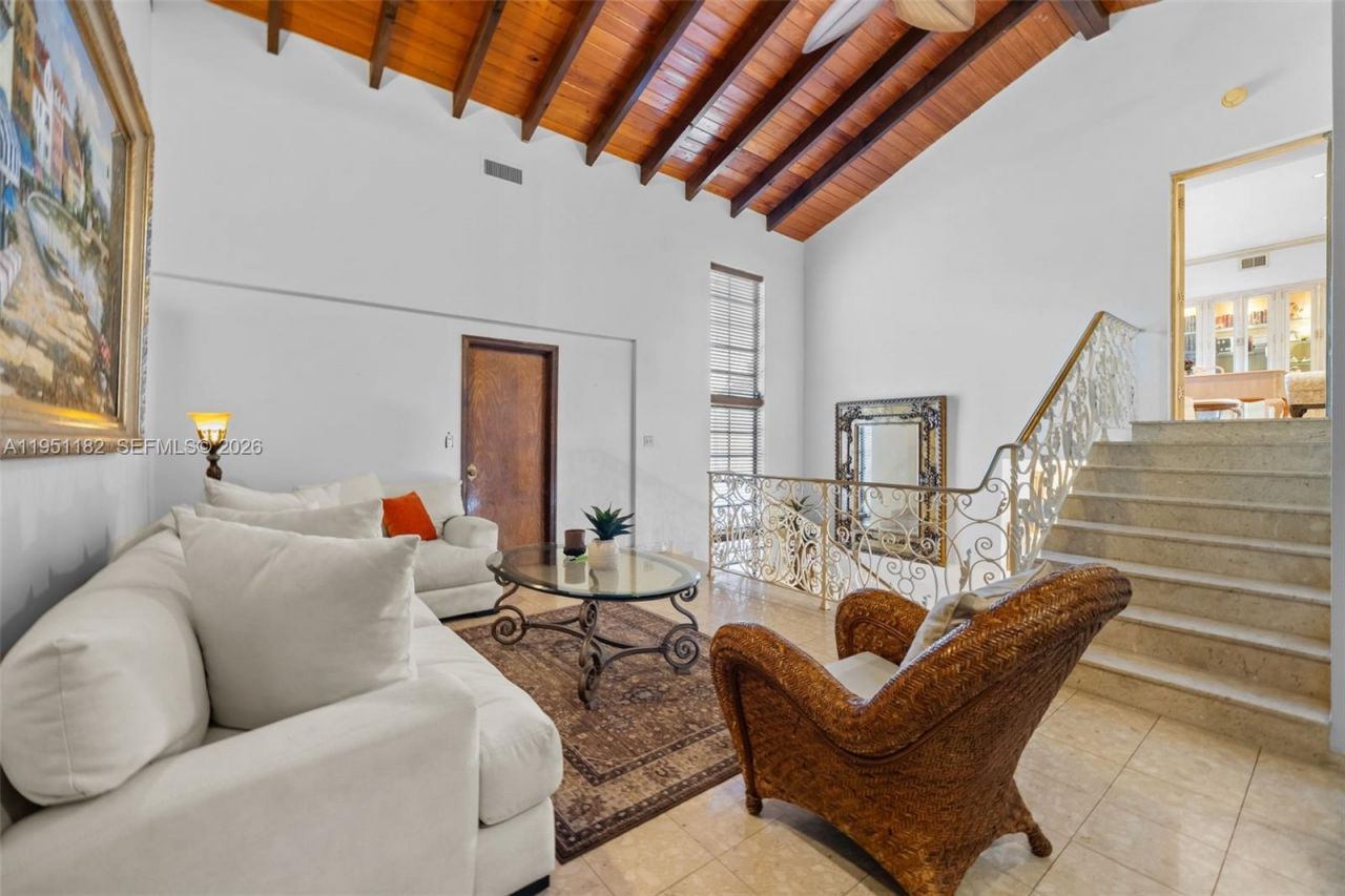 6636 Riviera Dr, Coral Gables, FL 33146 Photo