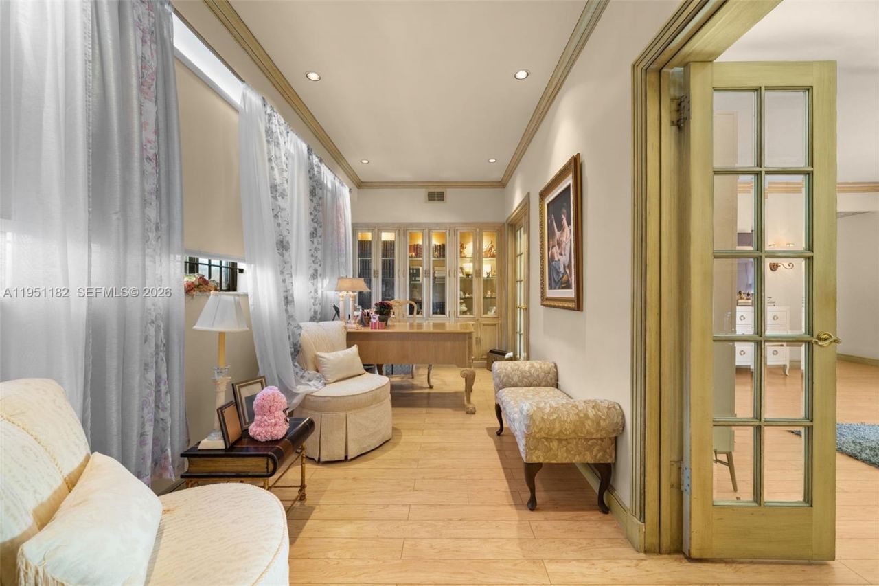 6636 Riviera Dr, Coral Gables, FL 33146 Photo