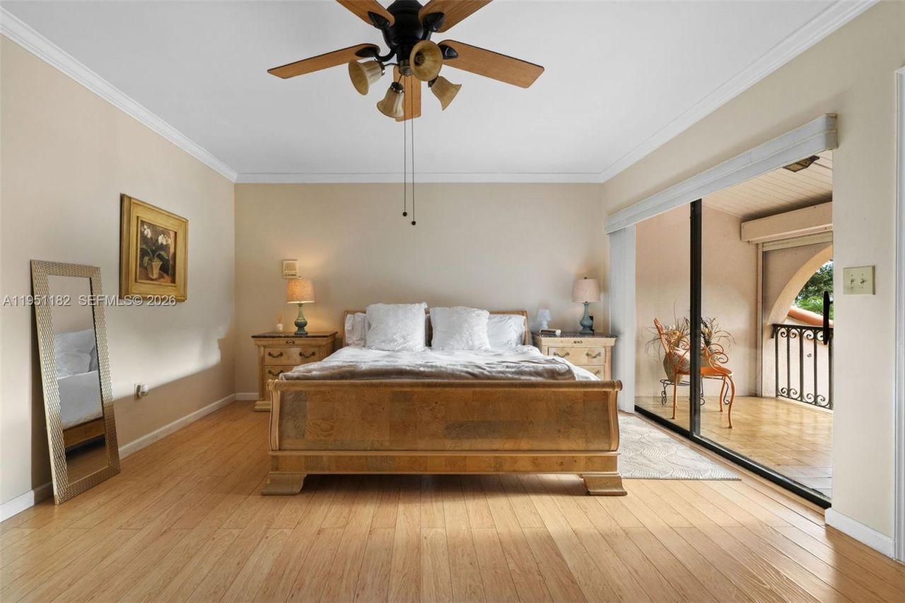 6636 Riviera Dr, Coral Gables, FL 33146 Photo