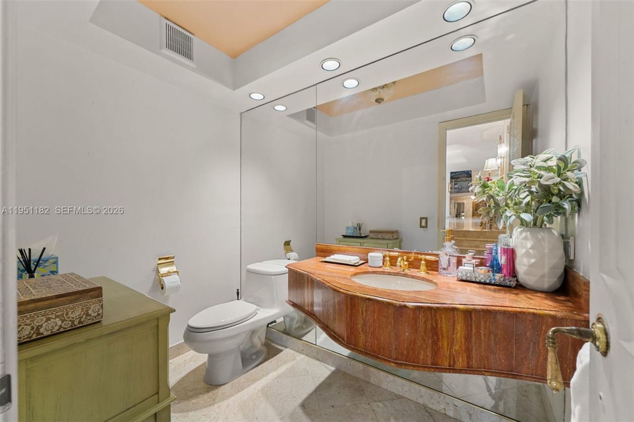 6636 Riviera Dr, Coral Gables, FL 33146 Photo