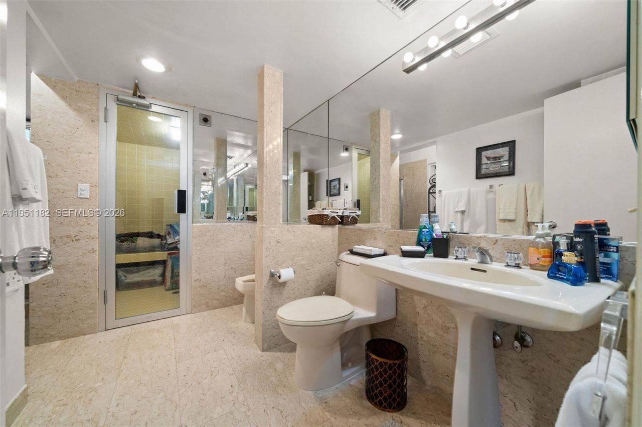 6636 Riviera Dr, Coral Gables, FL 33146 Photo