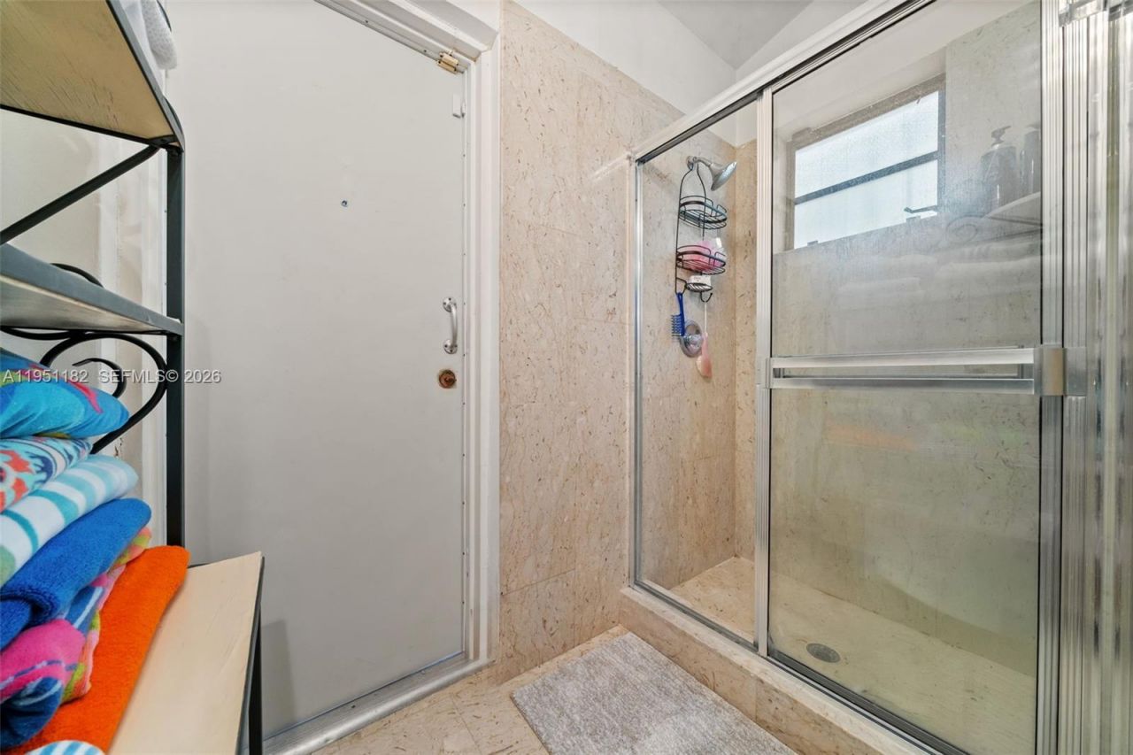 6636 Riviera Dr, Coral Gables, FL 33146 Photo