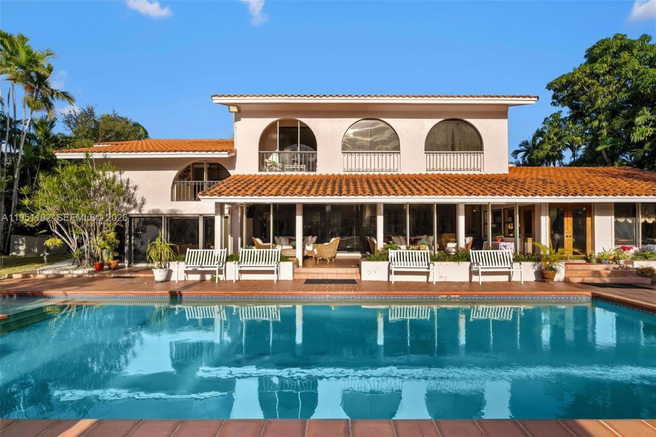 6636 Riviera Dr, Coral Gables, FL 33146 Photo