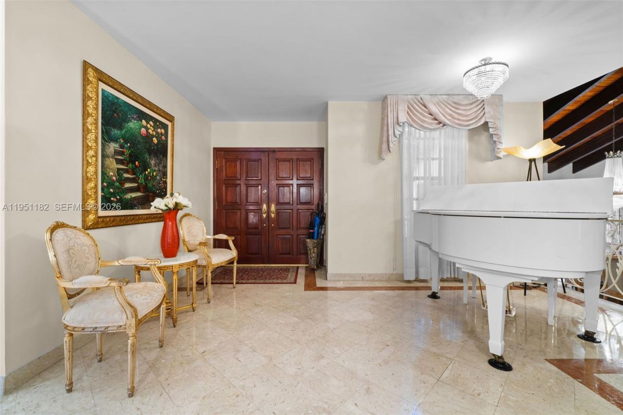 6636 Riviera Dr, Coral Gables, FL 33146 Photo
