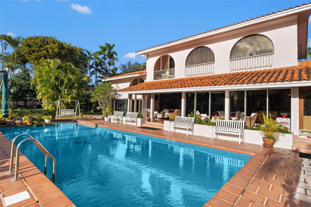 6636 Riviera Dr, Coral Gables, FL 33146 Photo