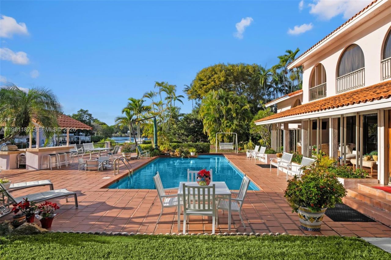 6636 Riviera Dr, Coral Gables, FL 33146 Photo