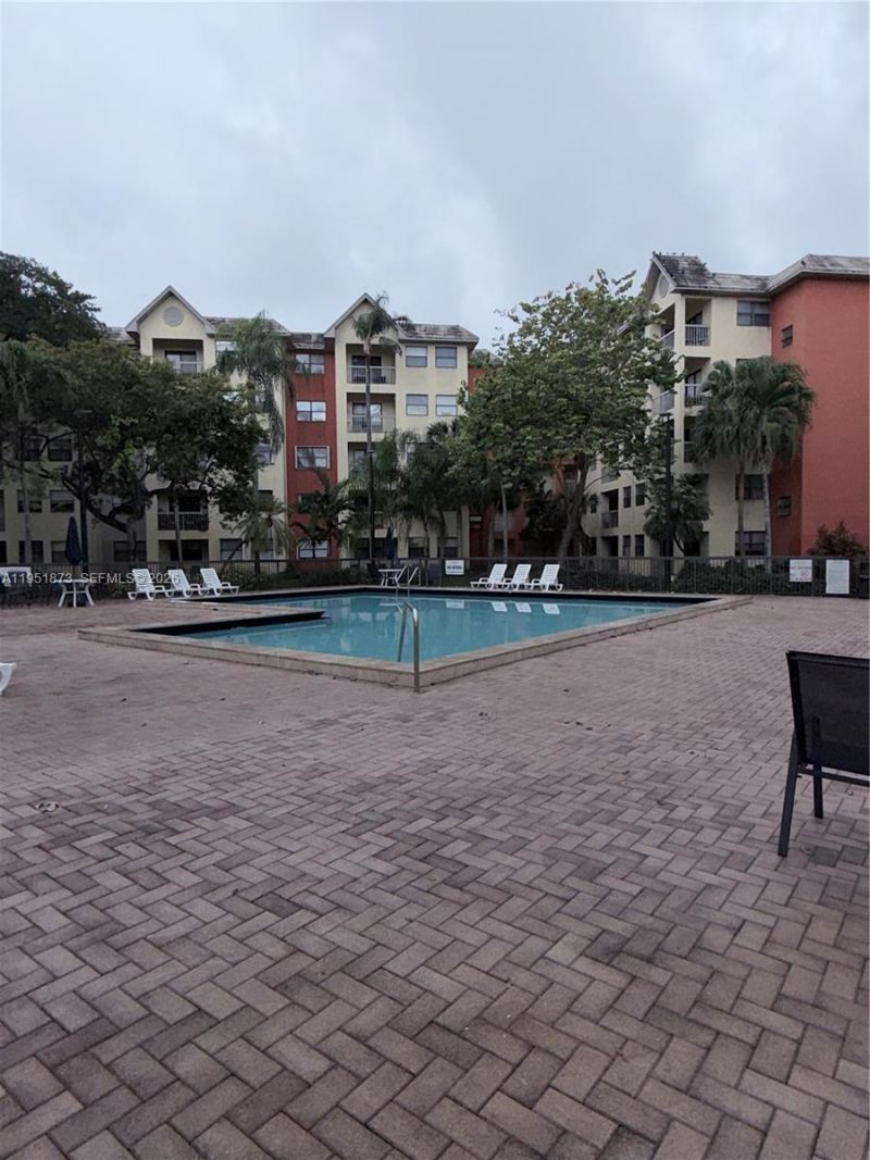 8160 NW Geneva Ct, Unit 202, Doral, FL 33166 Photo