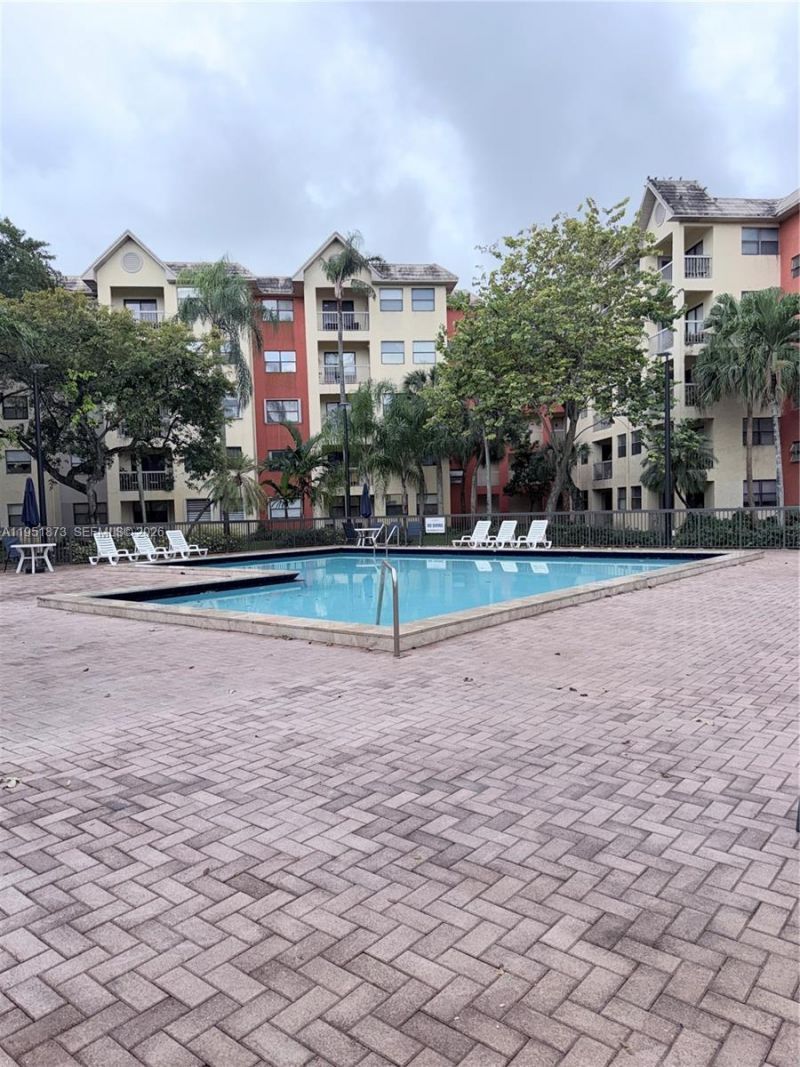 8160 NW Geneva Ct, Unit 202, Doral, FL 33166 Photo