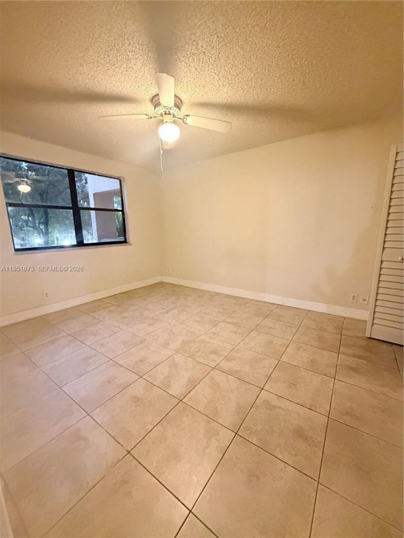 8160 NW Geneva Ct, Unit 202, Doral, FL 33166 Photo