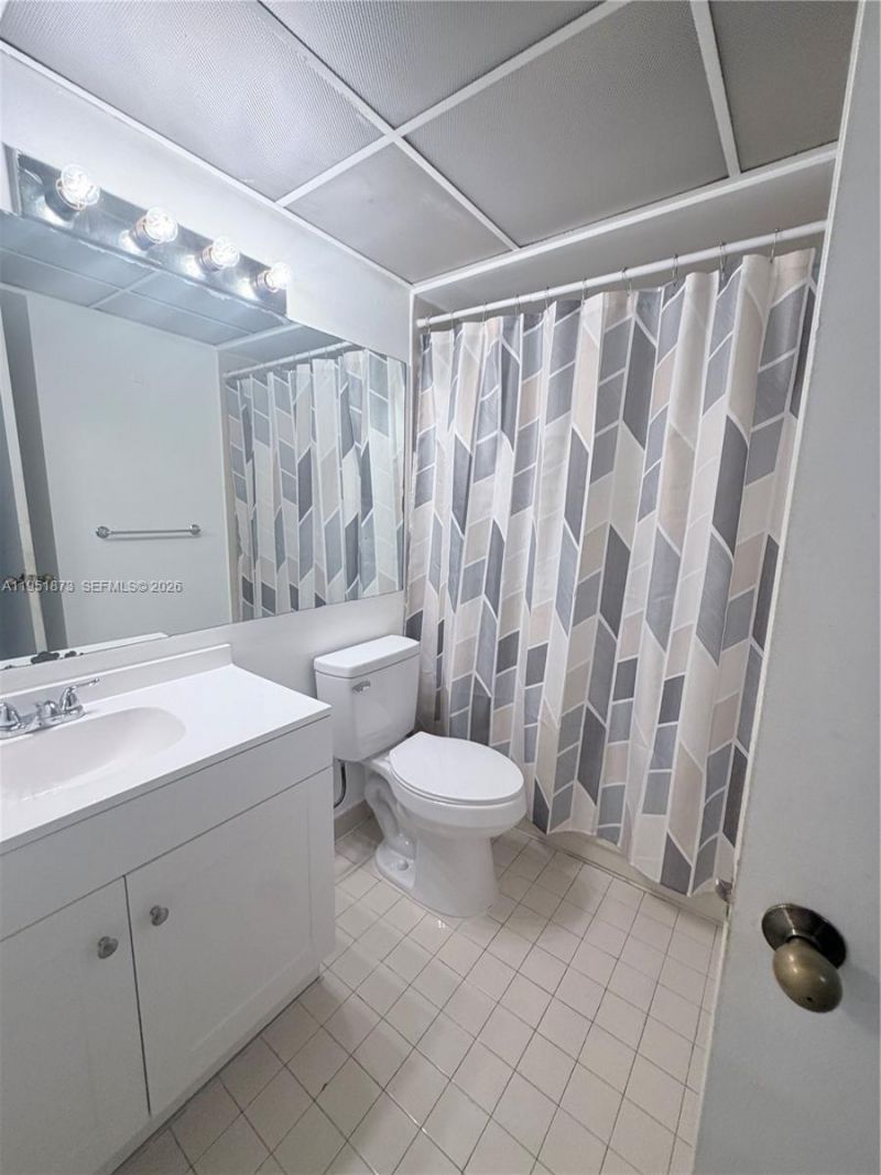 8160 NW Geneva Ct, Unit 202, Doral, FL 33166 Photo