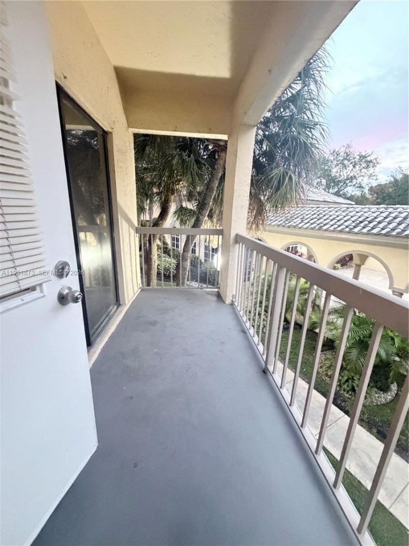 8160 NW Geneva Ct, Unit 202, Doral, FL 33166 Photo