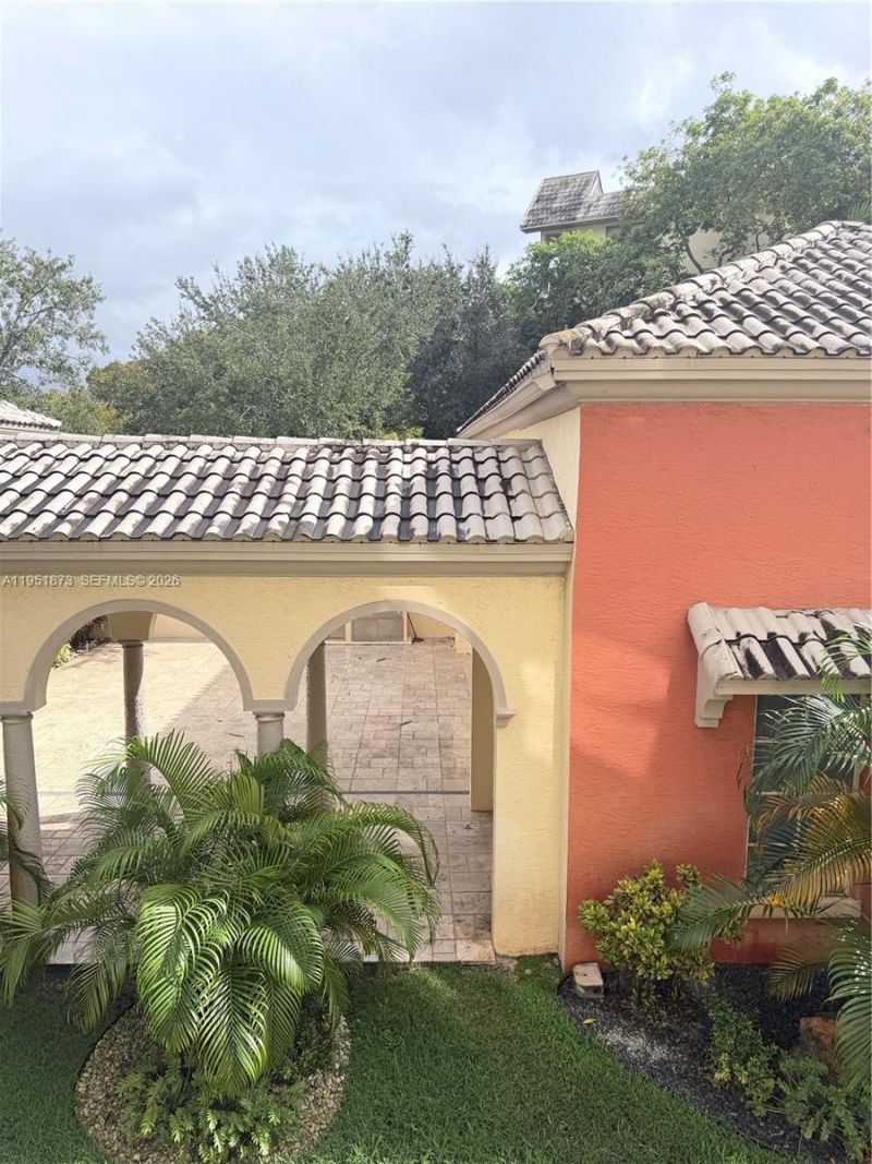 8160 NW Geneva Ct, Unit 202, Doral, FL 33166 Photo