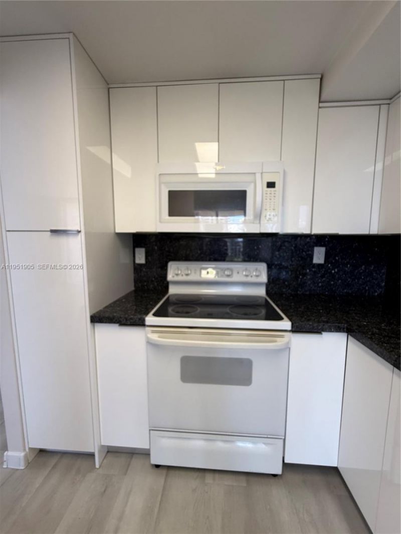 290 174th St, Unit 714, Sunny Isles Beach, FL 33160 Photo