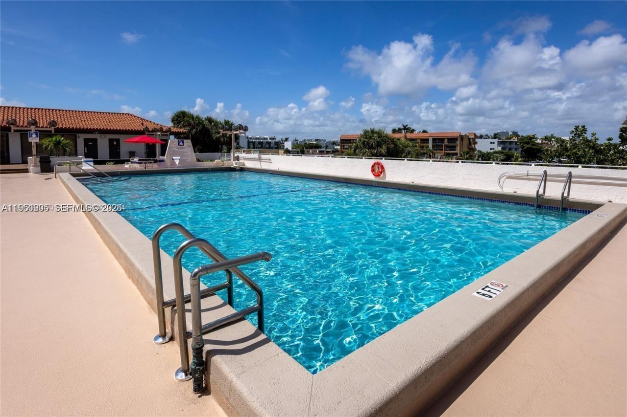 290 174th St, Unit 714, Sunny Isles Beach, FL 33160 Photo