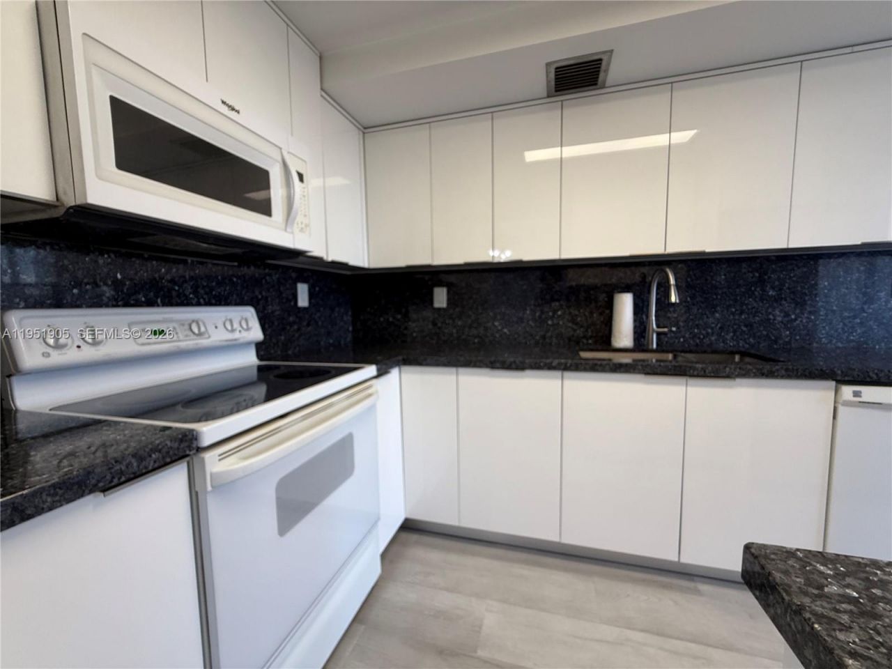 290 174th St, Unit 714, Sunny Isles Beach, FL 33160 Photo