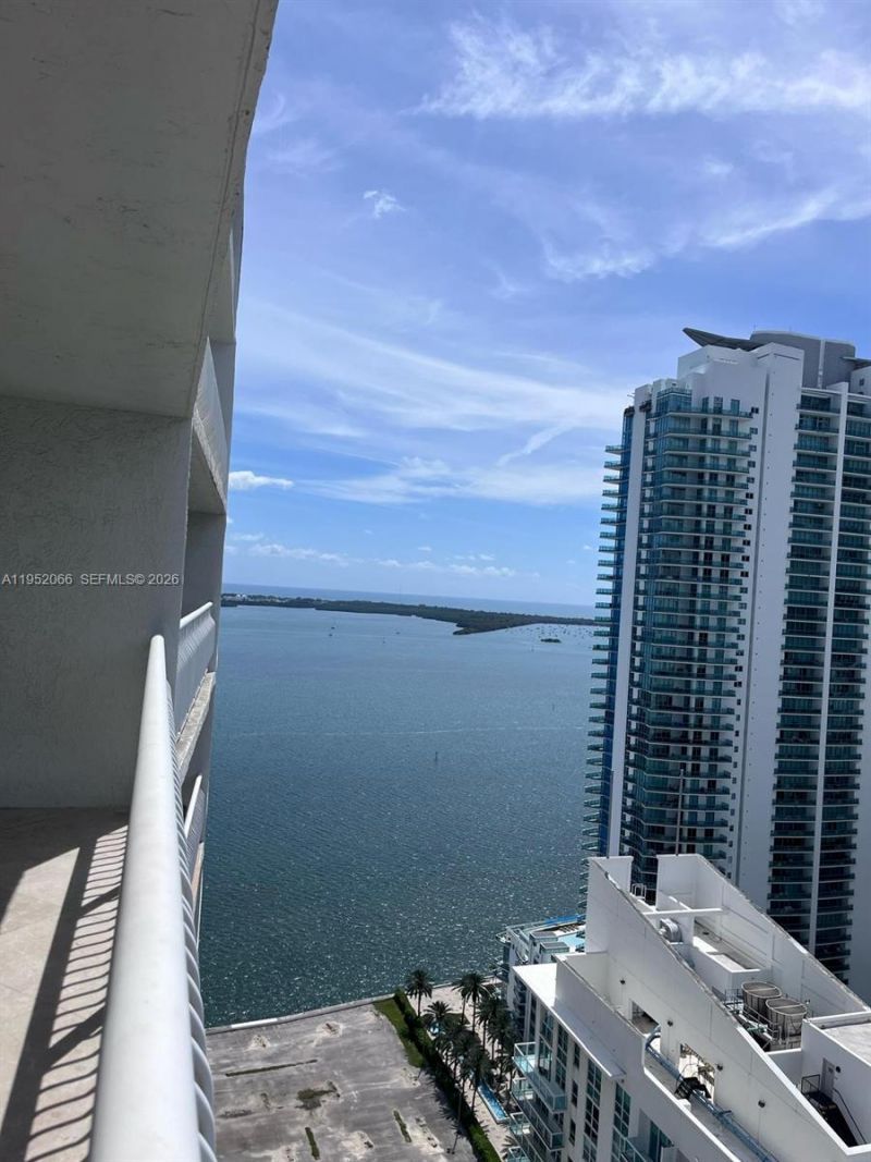 1200 Brickell Bay Dr, Unit 3921, Miami, FL 33131 Photo