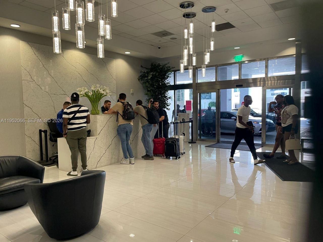 1200 Brickell Bay Dr, Unit 3921, Miami, FL 33131 Photo