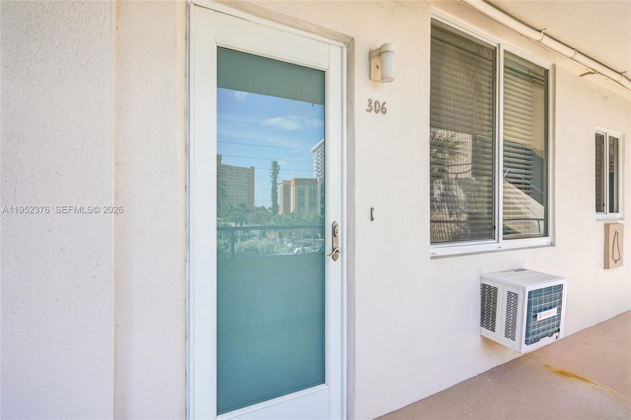 401 N Riverside Dr, Unit 306, Pompano Beach, FL 33062 Photo