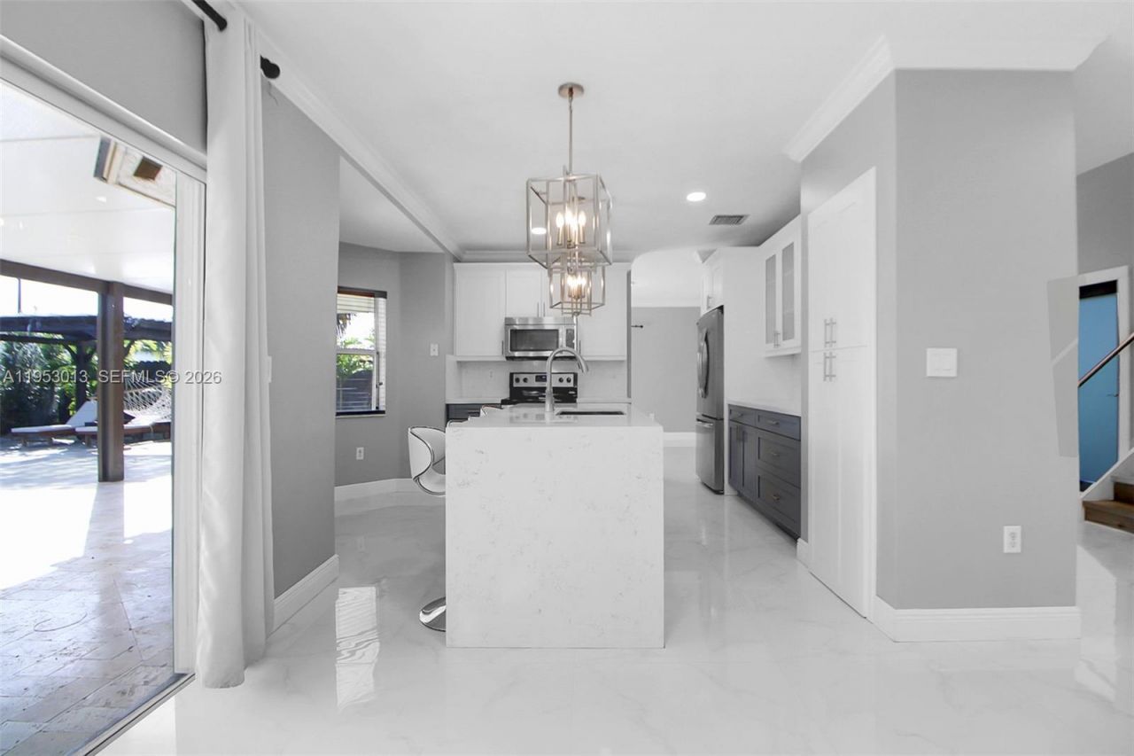 9008 SW 211th Ln, Cutler Bay, FL 33189 Photo