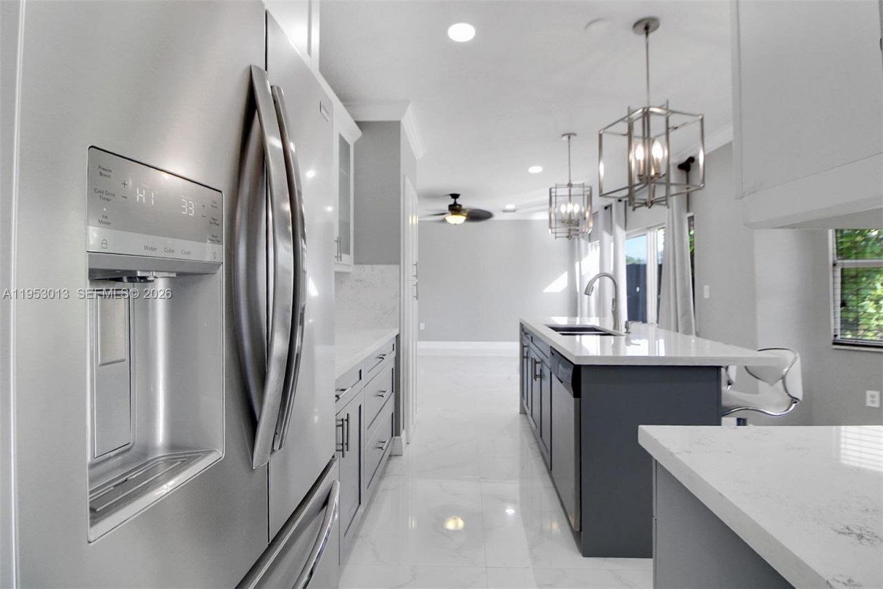 9008 SW 211th Ln, Cutler Bay, FL 33189 Photo