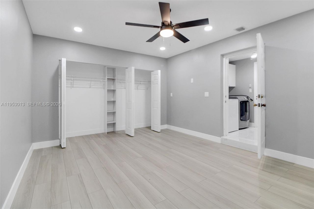 9008 SW 211th Ln, Cutler Bay, FL 33189 Photo