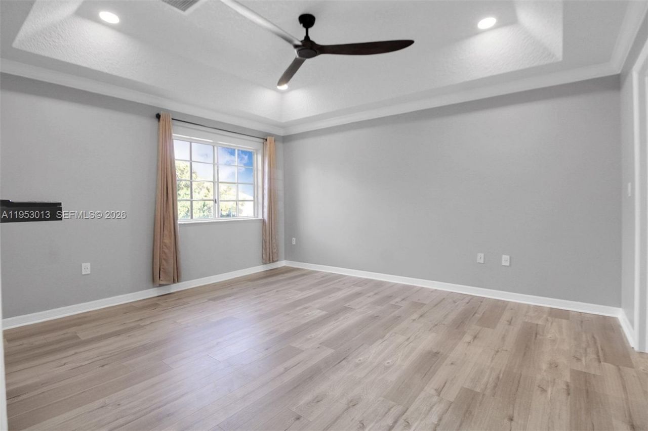 9008 SW 211th Ln, Cutler Bay, FL 33189 Photo