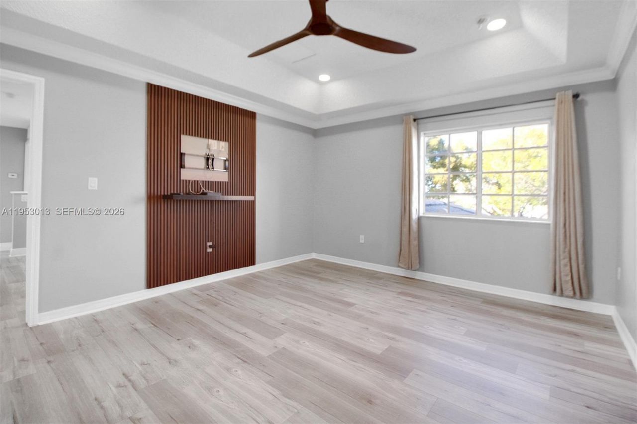 9008 SW 211th Ln, Cutler Bay, FL 33189 Photo