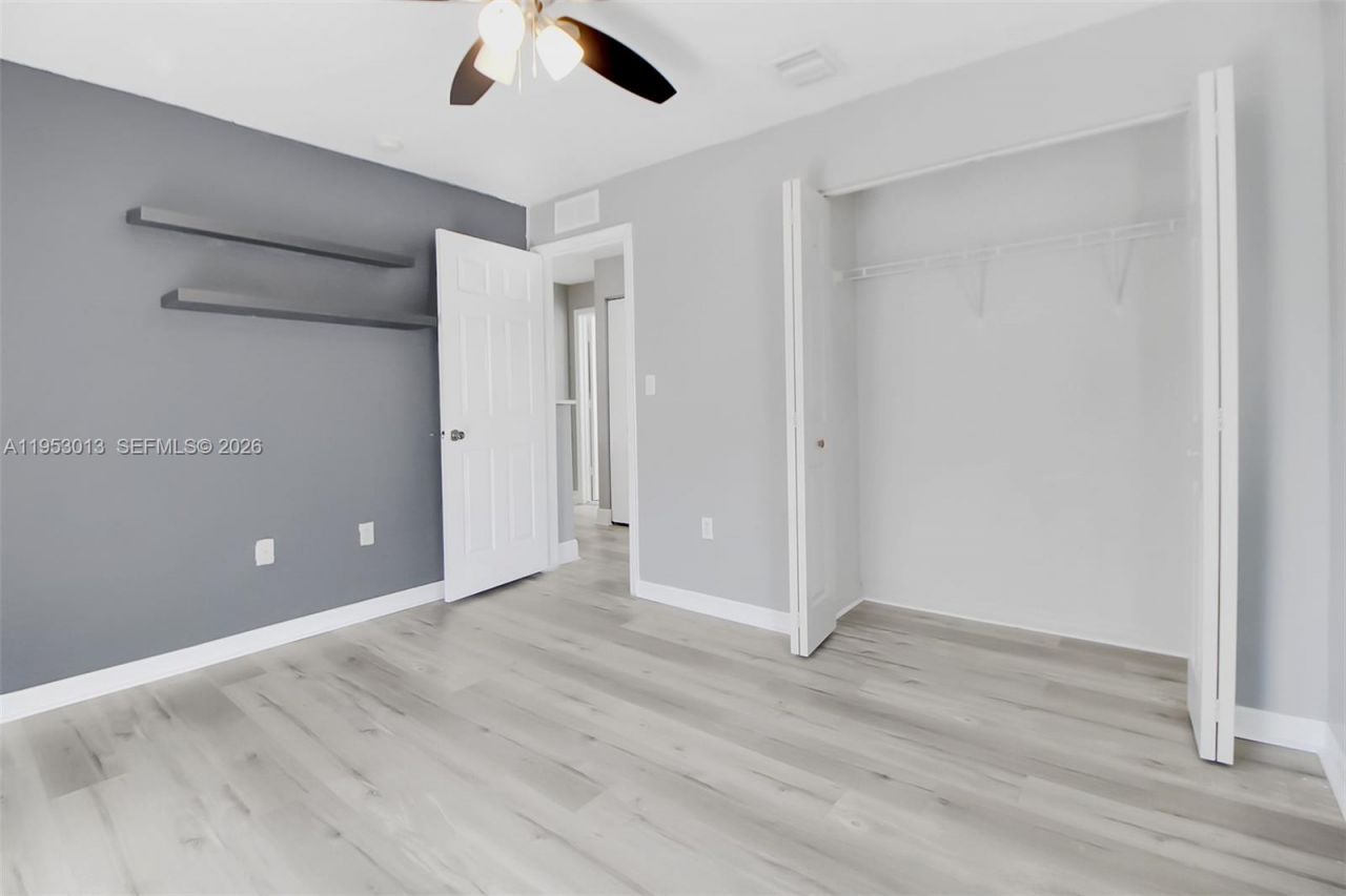 9008 SW 211th Ln, Cutler Bay, FL 33189 Photo