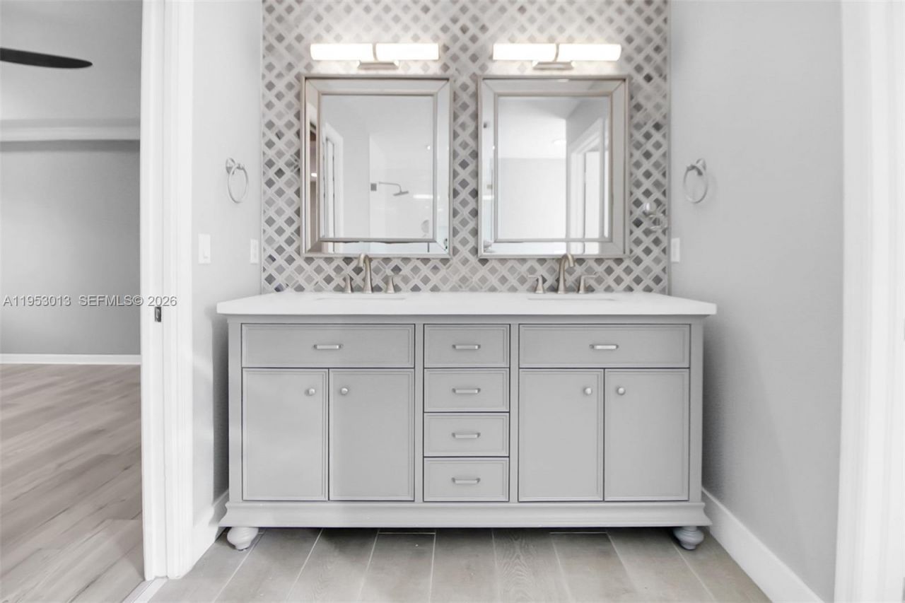 9008 SW 211th Ln, Cutler Bay, FL 33189 Photo