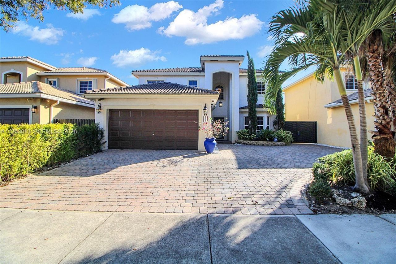 9008 SW 211th Ln, Cutler Bay, FL 33189 Photo