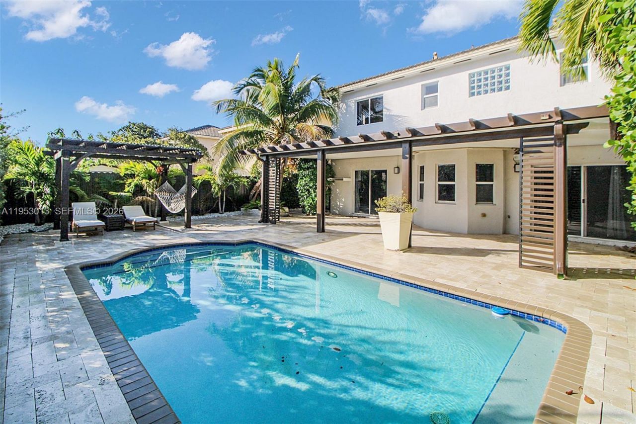 9008 SW 211th Ln, Cutler Bay, FL 33189 Photo