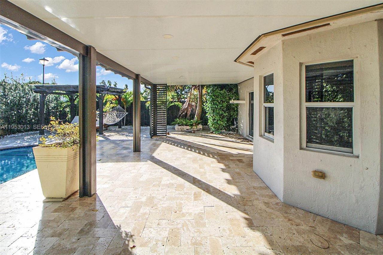 9008 SW 211th Ln, Cutler Bay, FL 33189 Photo