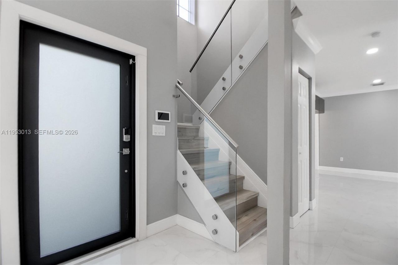 9008 SW 211th Ln, Cutler Bay, FL 33189 Photo