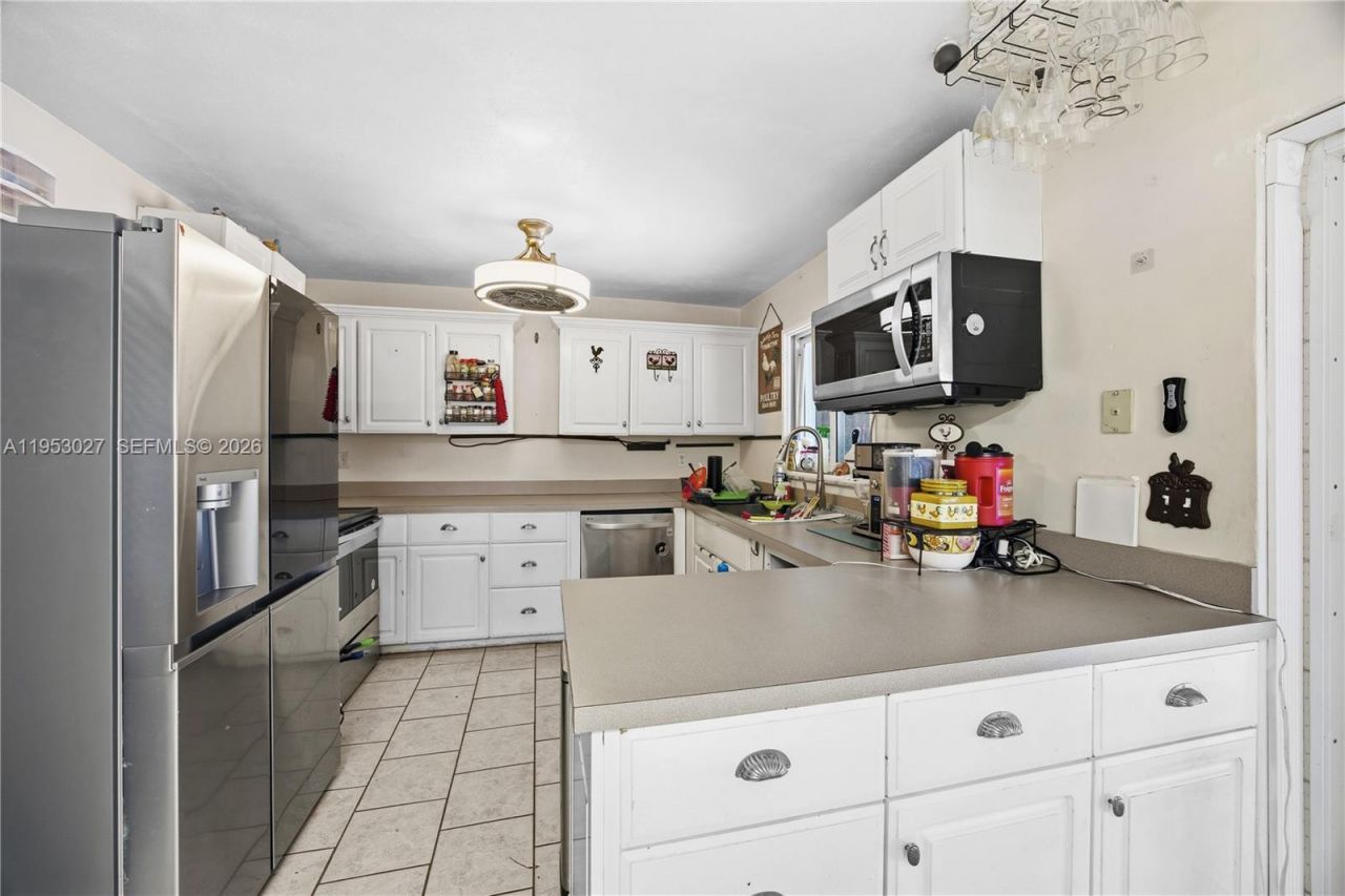 1526 NE 4th Terrace, Cape Coral, FL 33909 Photo