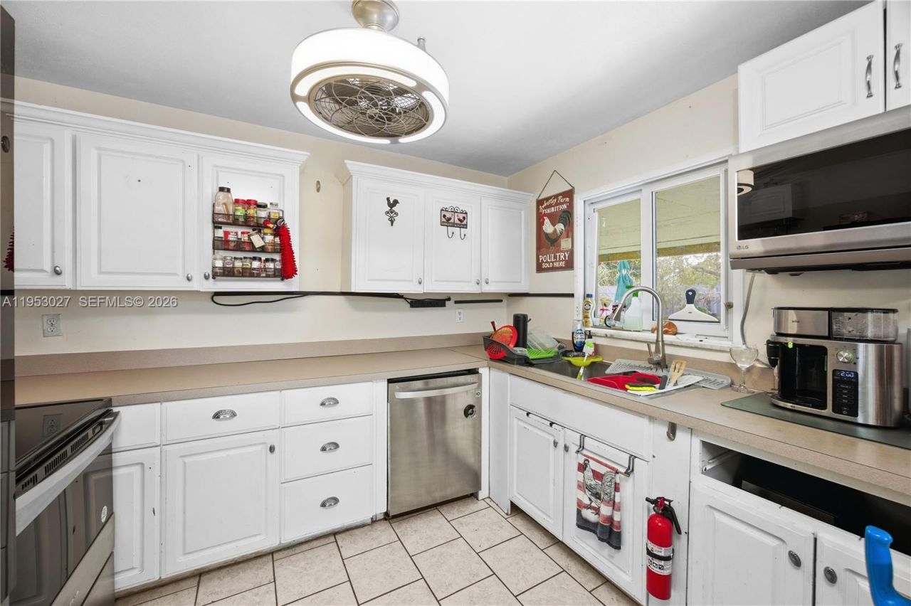 1526 NE 4th Terrace, Cape Coral, FL 33909 Photo