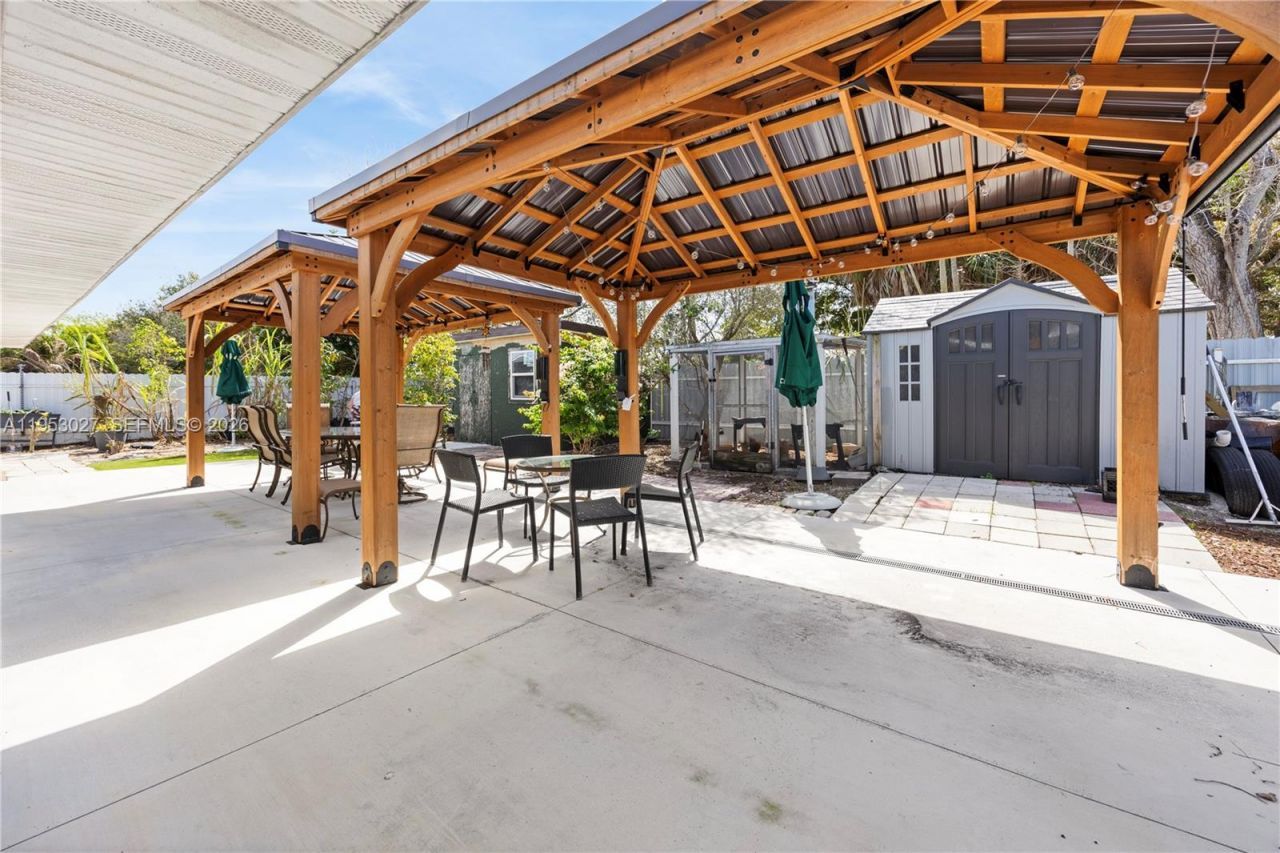 1526 NE 4th Terrace, Cape Coral, FL 33909 Photo