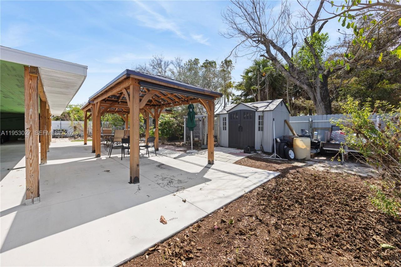 1526 NE 4th Terrace, Cape Coral, FL 33909 Photo