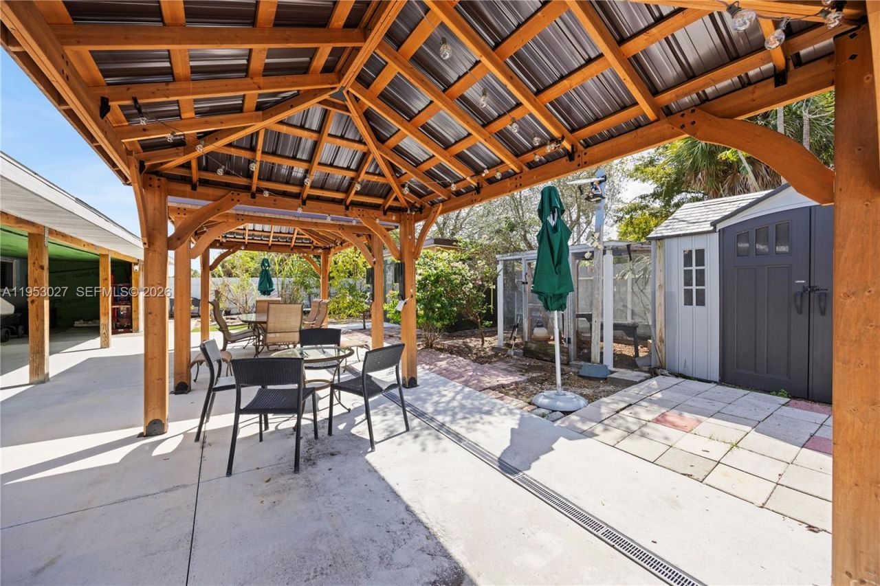 1526 NE 4th Terrace, Cape Coral, FL 33909 Photo