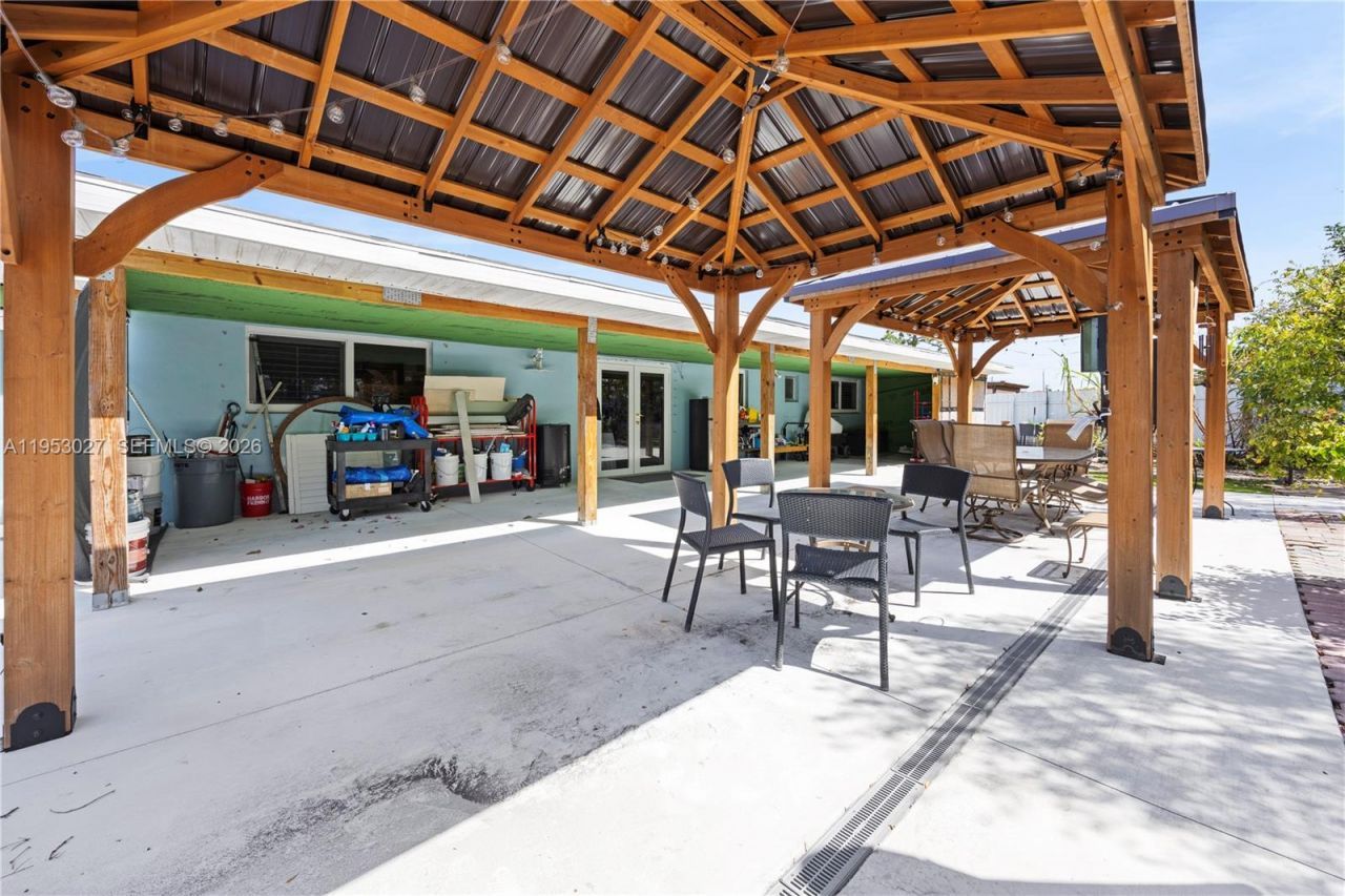 1526 NE 4th Terrace, Cape Coral, FL 33909 Photo