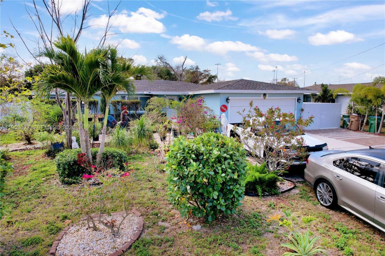 1526 NE 4th Terrace, Cape Coral, FL 33909 Photo