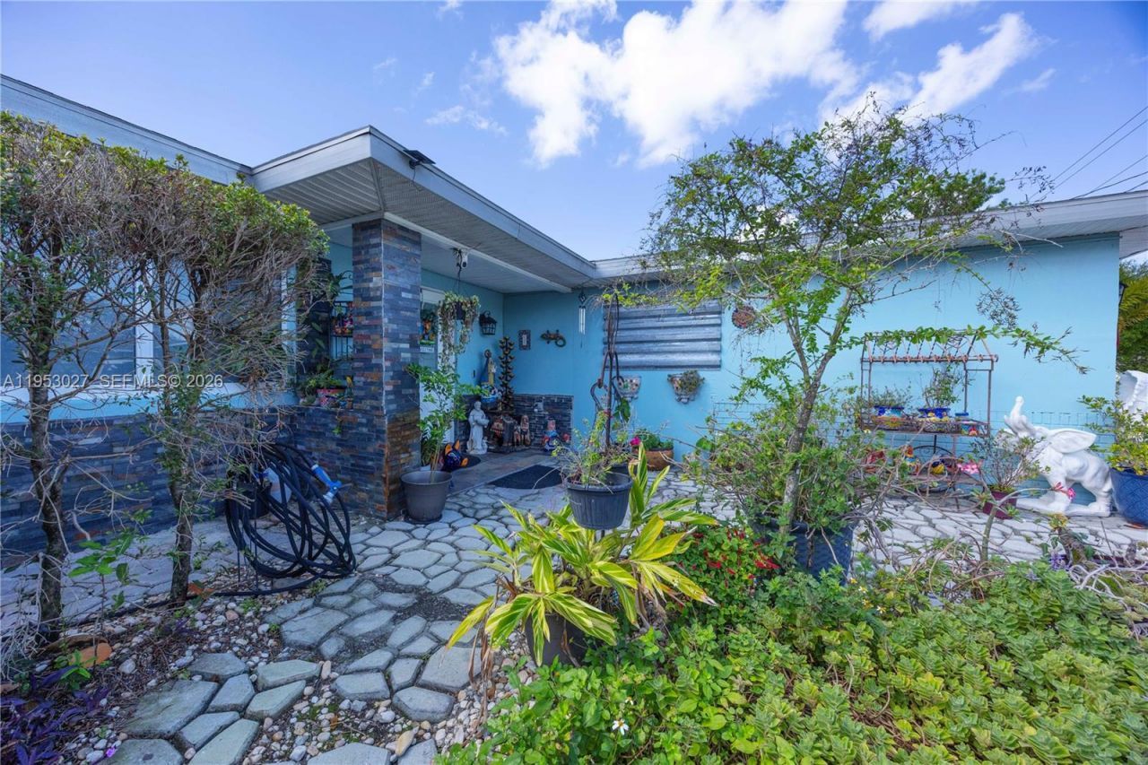 1526 NE 4th Terrace, Cape Coral, FL 33909 Photo